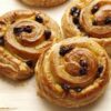Pain aux raisins (€1.80 per piece) – select amount per day below